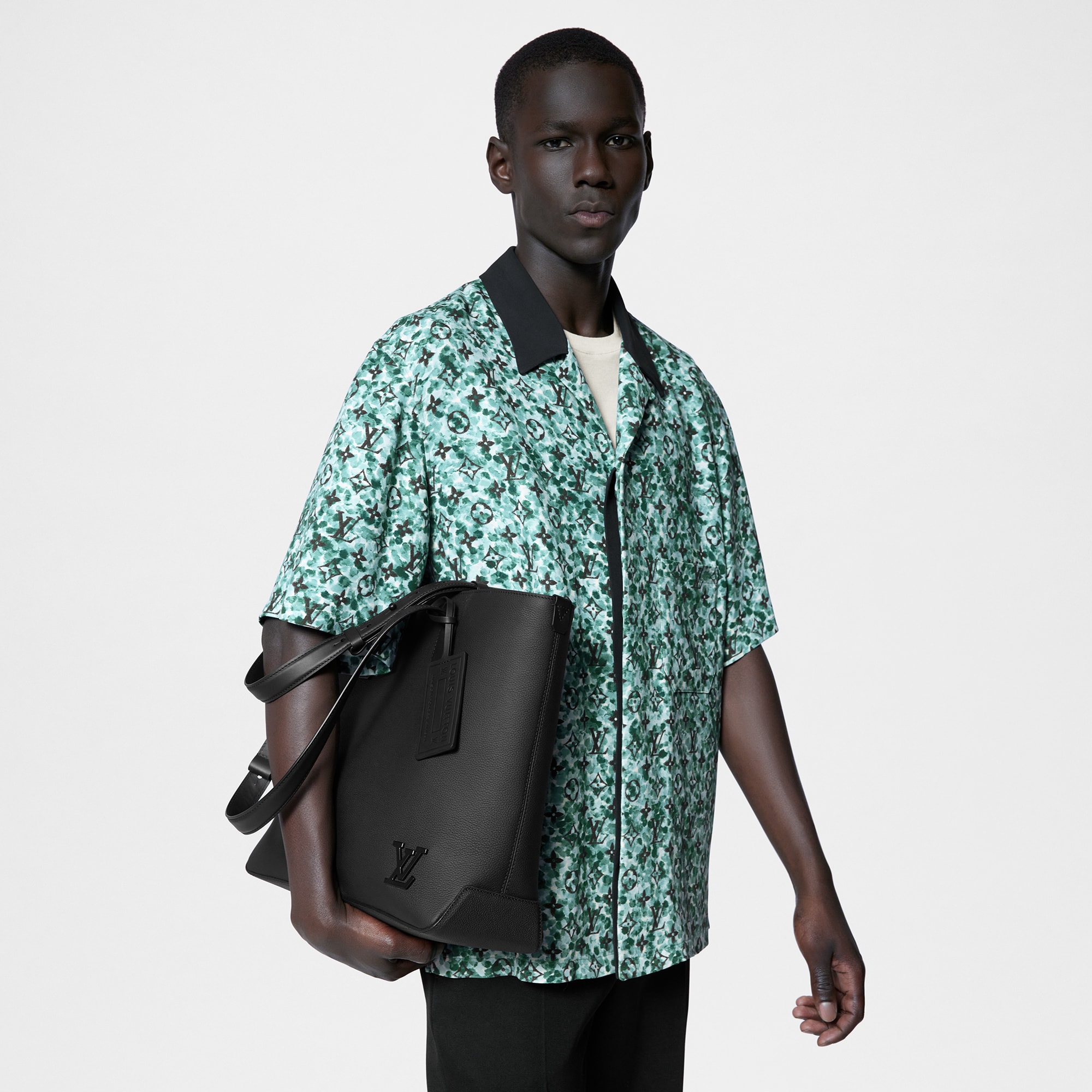 Fastline Tote LV Aerogram - Discontinued Product | LOUIS VUITTON